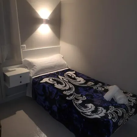 Conde De Lemos 3* פונפרדה